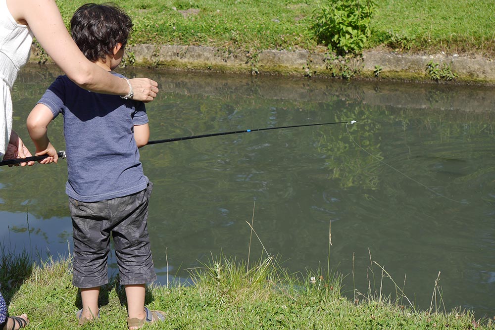 Pêche en bassins pour les enfants - Pisciculture de Villette